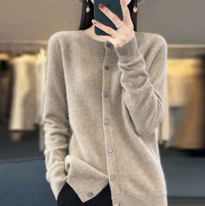 ElisaBerlin™ | Weiche Wolle Knopfjacke - ElisaBerlin - 