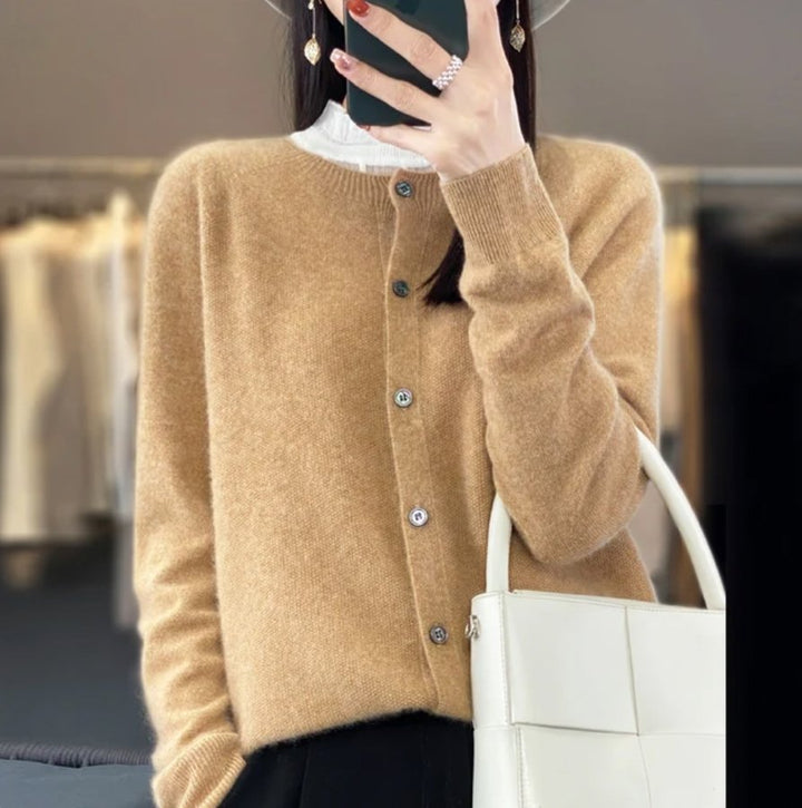 ElisaBerlin™ | Weiche Wolle Knopfjacke - ElisaBerlin - 